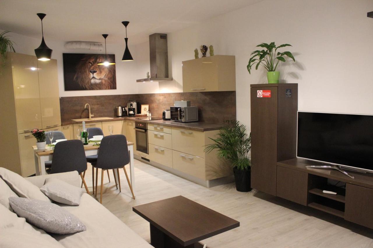 Leo Apartment Free Parking - Augusta Bratislava Dış mekan fotoğraf
