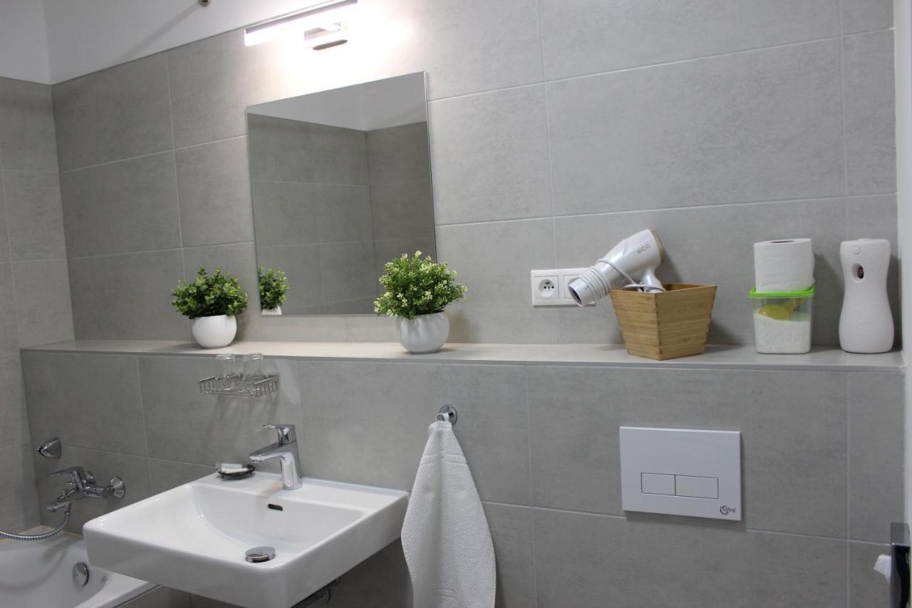 Leo Apartment Free Parking - Augusta Bratislava Dış mekan fotoğraf