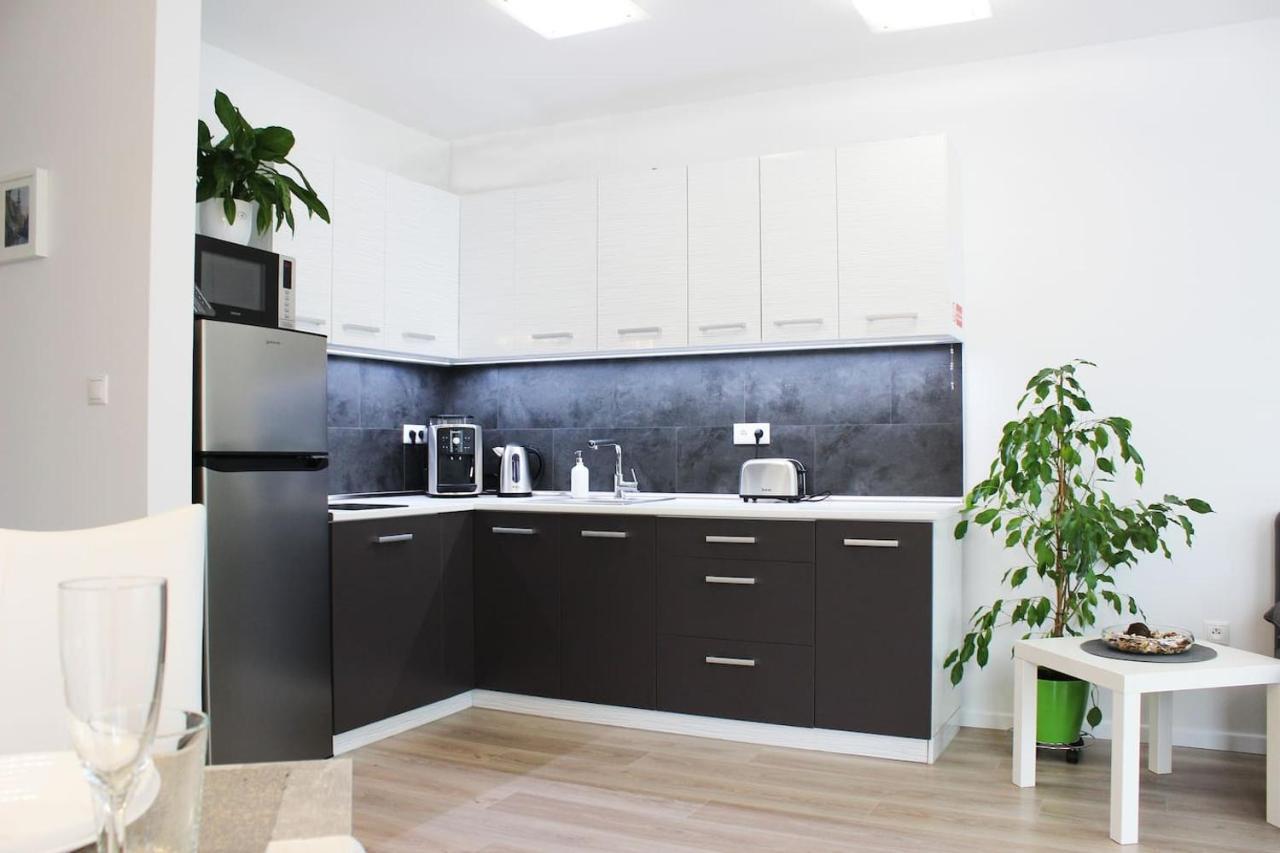 Leo Apartment Free Parking - Augusta Bratislava Dış mekan fotoğraf